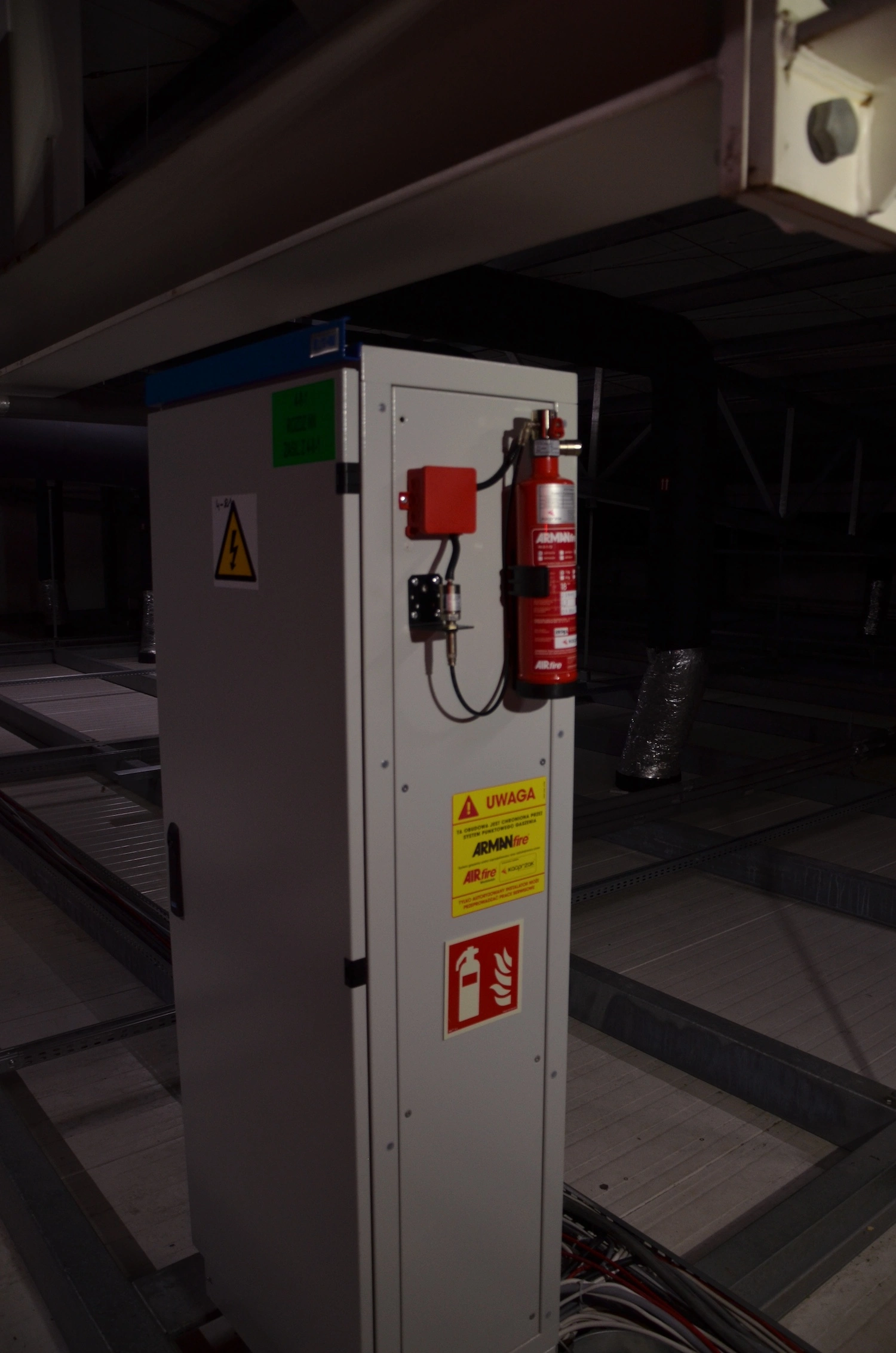Instalacja KTB FireLine wewnątrz rozdzielnicy